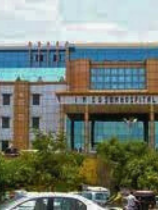 Your Path to Knowledge - ITER University, Just a Stroll Away.